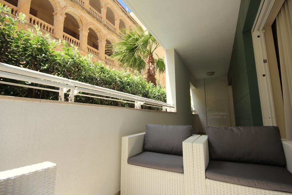 Summer Breeze Sliema Bagian luar foto